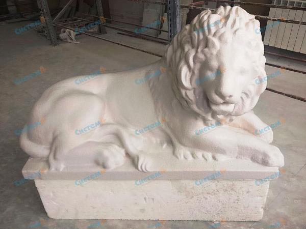 Лев из пенопласта Лев из пенопласта